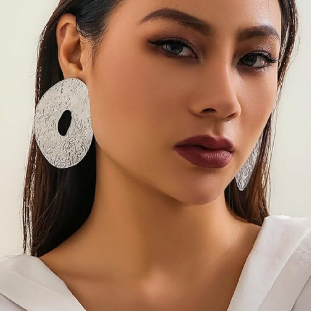 Oversized Silver Statement Earrings - image 4